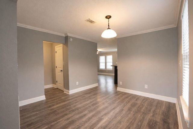 601 W Cleveland Street, Baytown, TX 77520