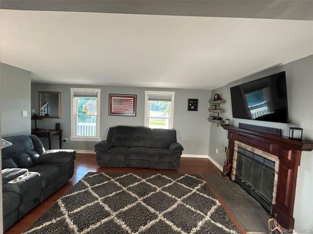 94 Jansen Road, Pine Bush, NY 12566
