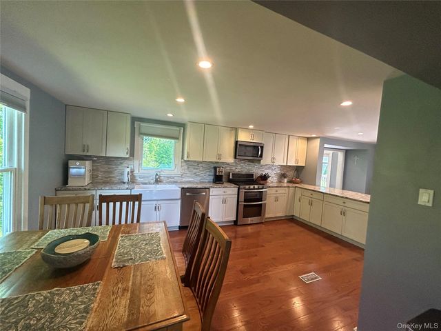 94 Jansen Road, Pine Bush, NY 12566