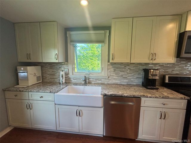 94 Jansen Road, Pine Bush, NY 12566