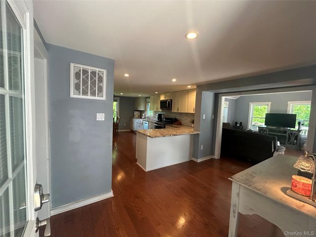 94 Jansen Road, Pine Bush, NY 12566