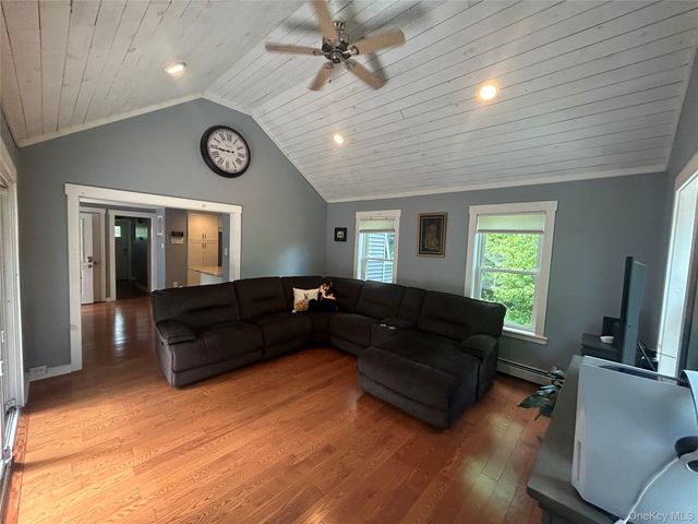 94 Jansen Road, Pine Bush, NY 12566