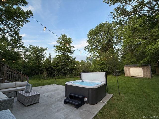94 Jansen Road, Pine Bush, NY 12566