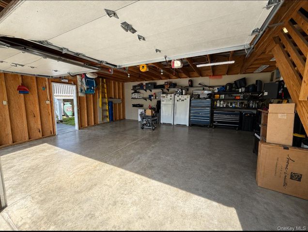 94 Jansen Road, Pine Bush, NY 12566