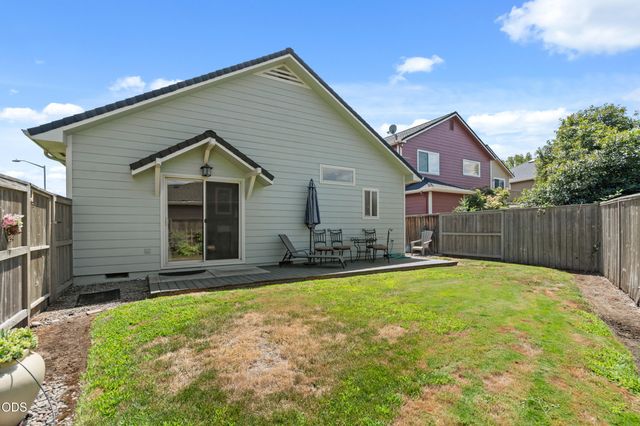 2783 Parkwood Village Lane, Central Point, OR 97502