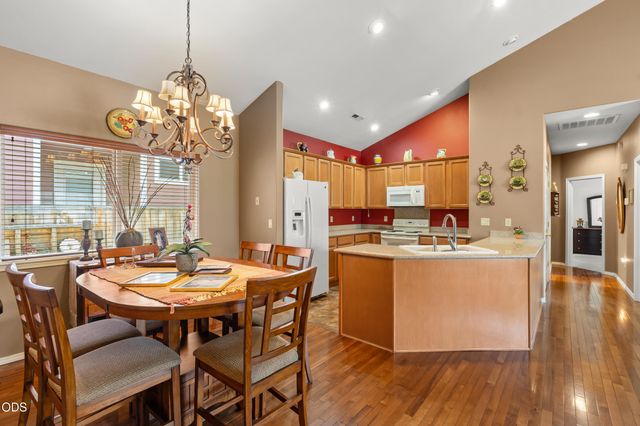2783 Parkwood Village Lane, Central Point, OR 97502