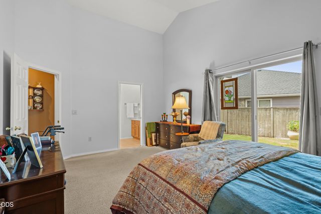 2783 Parkwood Village Lane, Central Point, OR 97502