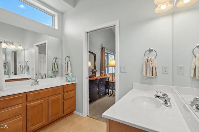 2783 Parkwood Village Lane, Central Point, OR 97502