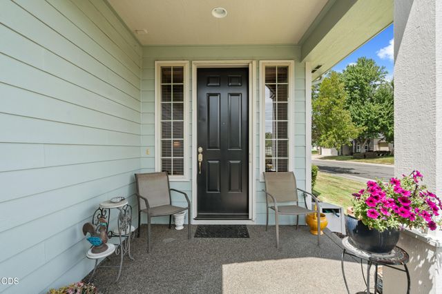 2783 Parkwood Village Lane, Central Point, OR 97502