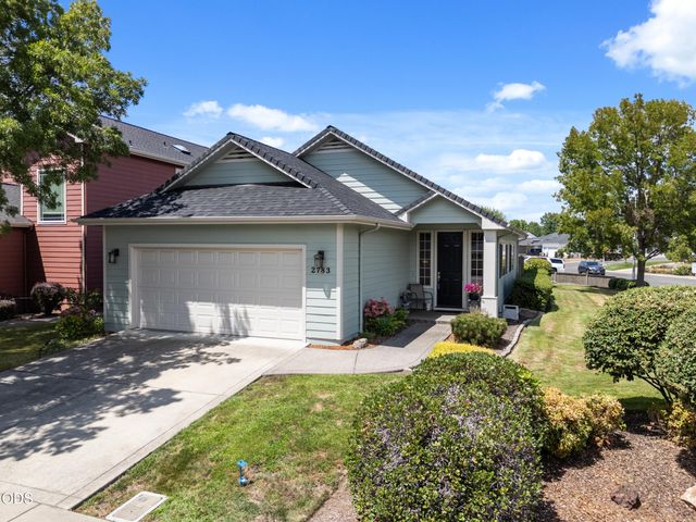 2783 Parkwood Village Lane, Central Point, OR 97502