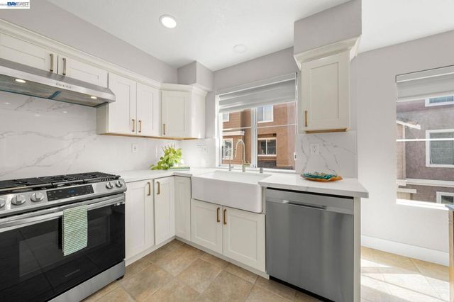 4820 Hibernia Dr 112, Dublin, CA 94568