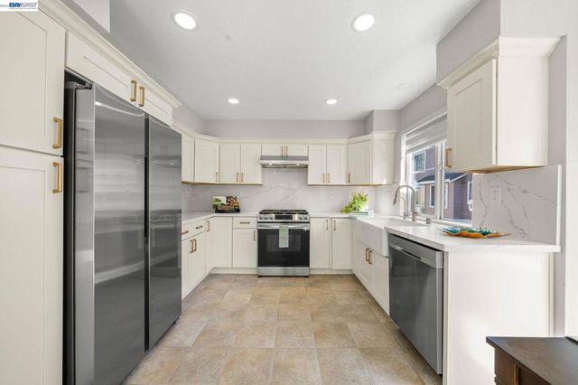 4820 Hibernia Dr 112, Dublin, CA 94568