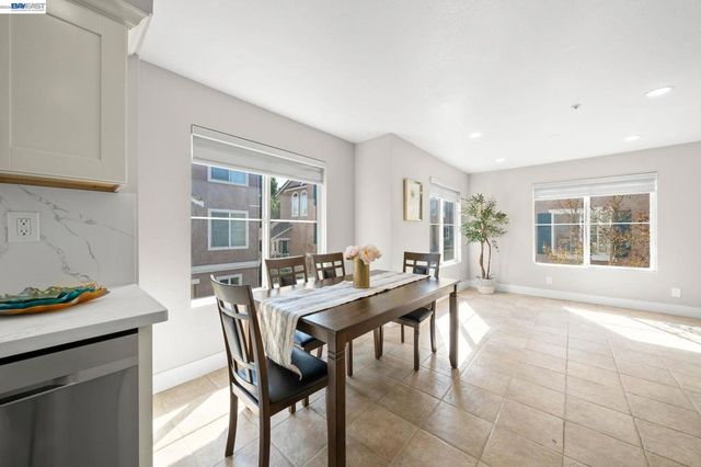 4820 Hibernia Dr 112, Dublin, CA 94568