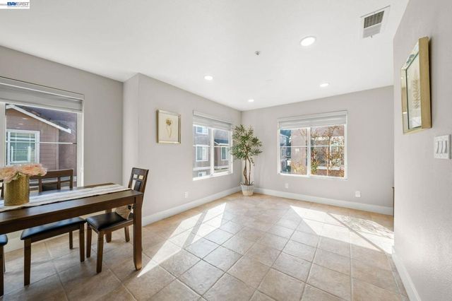 4820 Hibernia Dr 112, Dublin, CA 94568