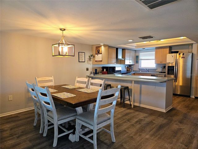 255 CAPRI CIRCLE N 25, Treasure Island, FL 33706