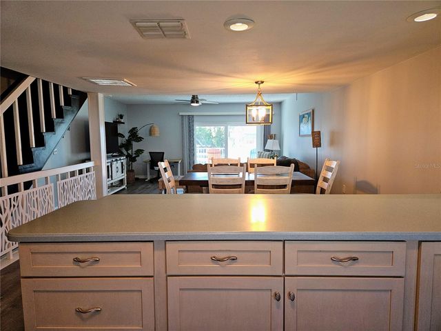 255 CAPRI CIRCLE N 25, Treasure Island, FL 33706