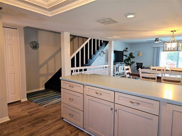 255 CAPRI CIRCLE N 25, Treasure Island, FL 33706