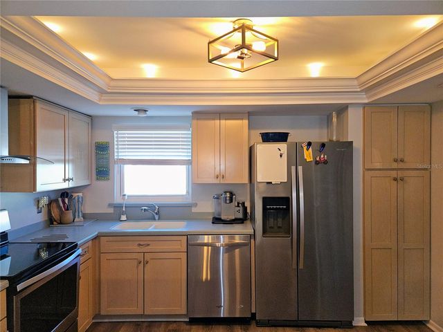 255 CAPRI CIRCLE N 25, Treasure Island, FL 33706