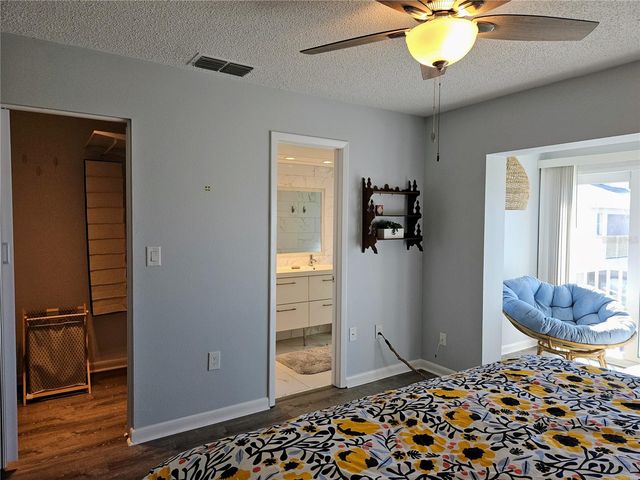 255 CAPRI CIRCLE N 25, Treasure Island, FL 33706