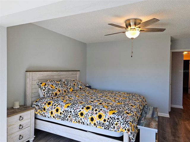 255 CAPRI CIRCLE N 25, Treasure Island, FL 33706