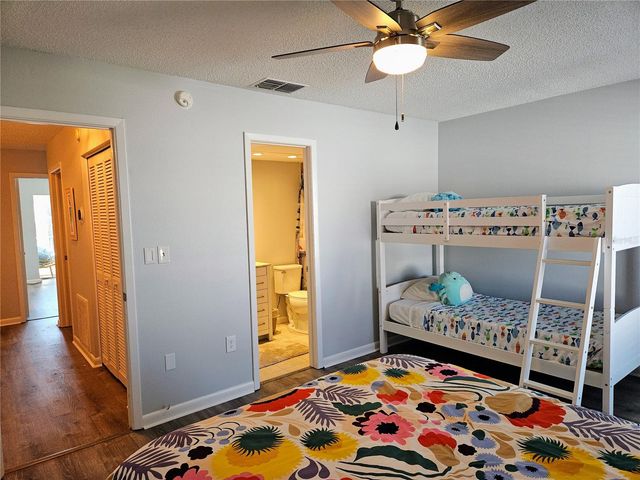 255 CAPRI CIRCLE N 25, Treasure Island, FL 33706