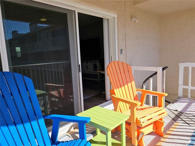 255 CAPRI CIRCLE N 25, Treasure Island, FL 33706