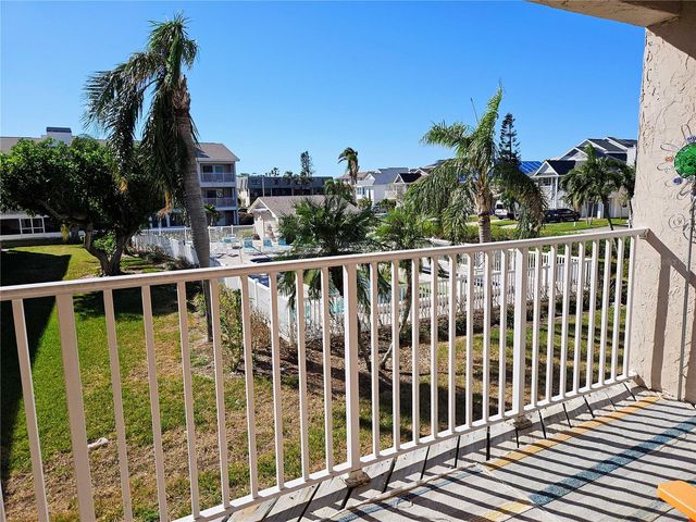 255 CAPRI CIRCLE N 25, Treasure Island, FL 33706