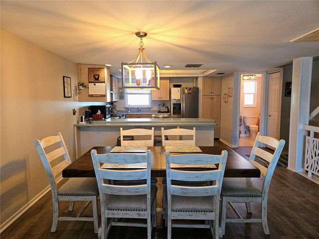 255 CAPRI CIRCLE N 25, Treasure Island, FL 33706