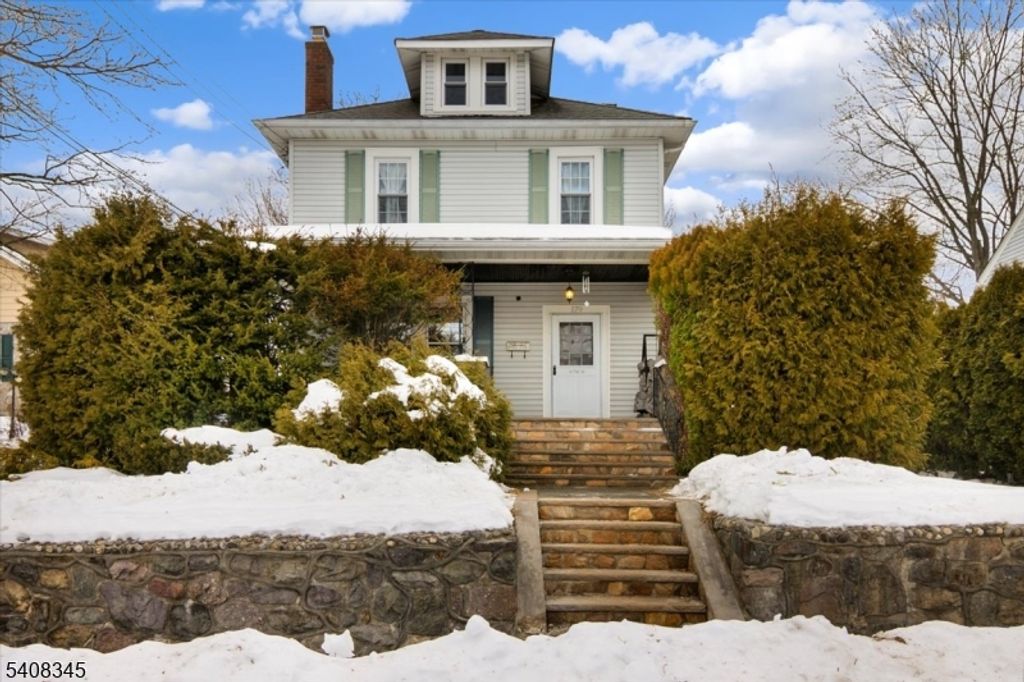 179 Pequannock St, Dover Town, NJ 07801