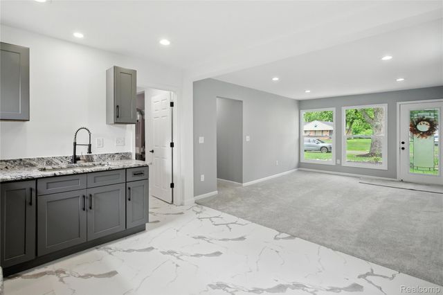 4736 Summerhill Drive, Independence Charter Township, MI 48346