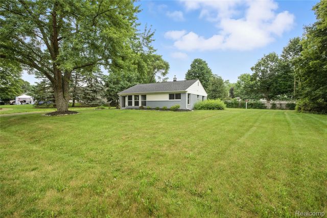 4736 Summerhill Drive, Independence Charter Township, MI 48346