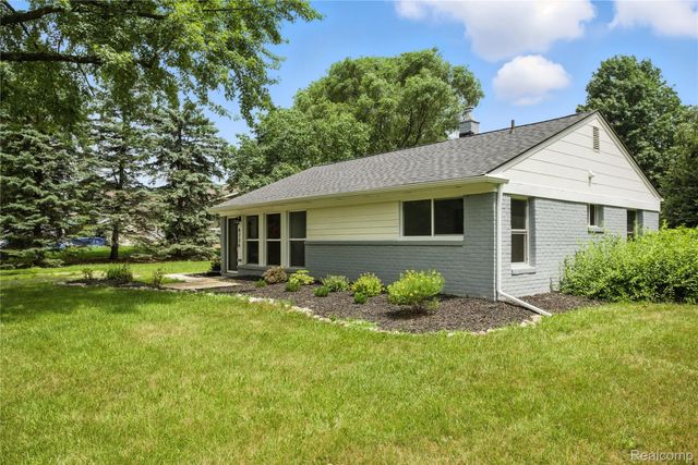 4736 Summerhill Drive, Independence Charter Township, MI 48346