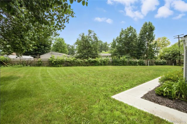 4736 Summerhill Drive, Independence Charter Township, MI 48346