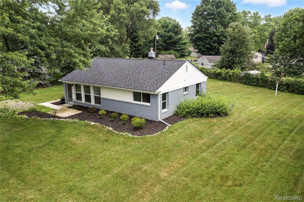 4736 Summerhill Drive, Independence Charter Township, MI 48346
