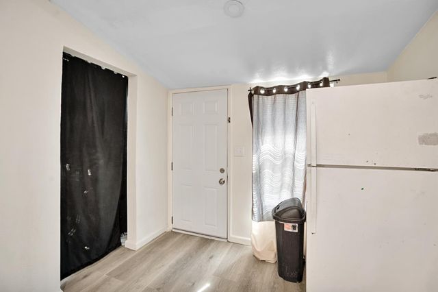 2258 E Clay Avenue, Fresno, CA 93701