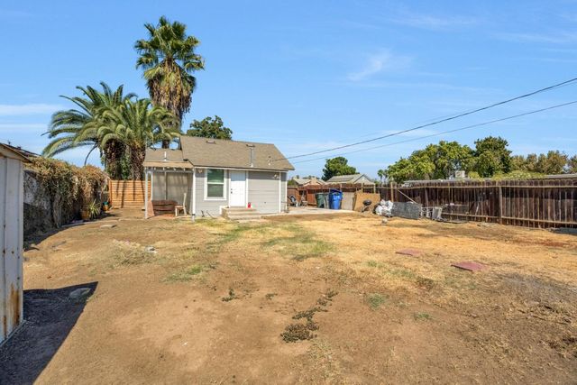 2258 E Clay Avenue, Fresno, CA 93701