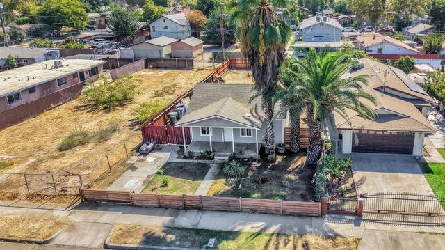 2258 E Clay Avenue, Fresno, CA 93701