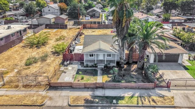 2258 E Clay Avenue, Fresno, CA 93701