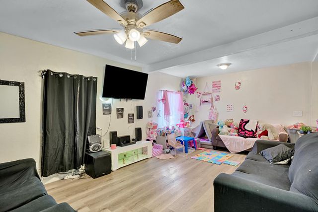 2258 E Clay Avenue, Fresno, CA 93701