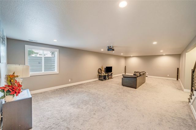 855 NE Bobcat Drive, Waukee, IA 50263