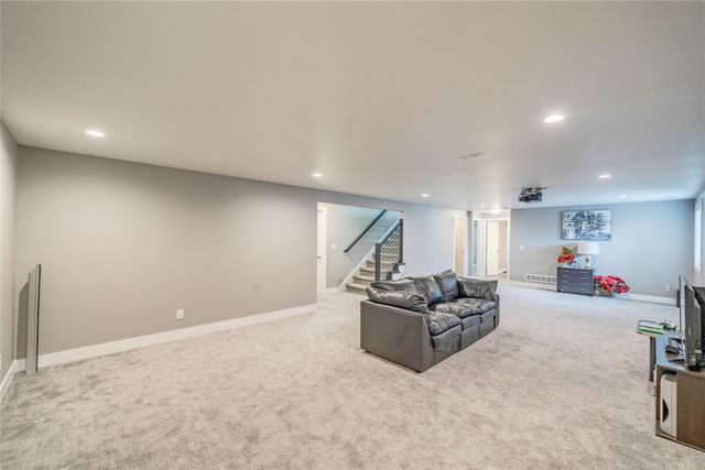 855 NE Bobcat Drive, Waukee, IA 50263