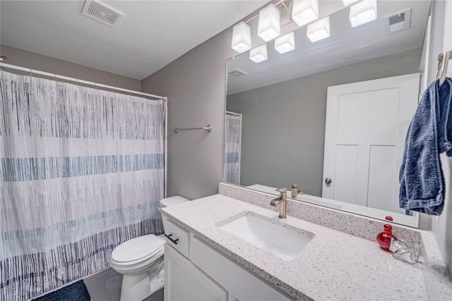 855 NE Bobcat Drive, Waukee, IA 50263