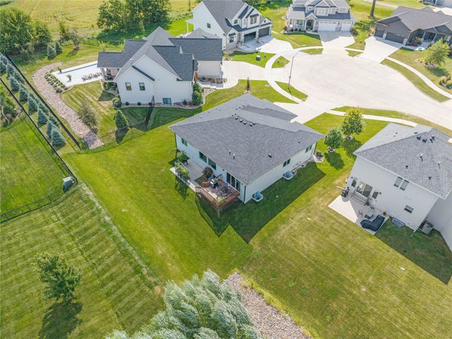 855 NE Bobcat Drive, Waukee, IA 50263
