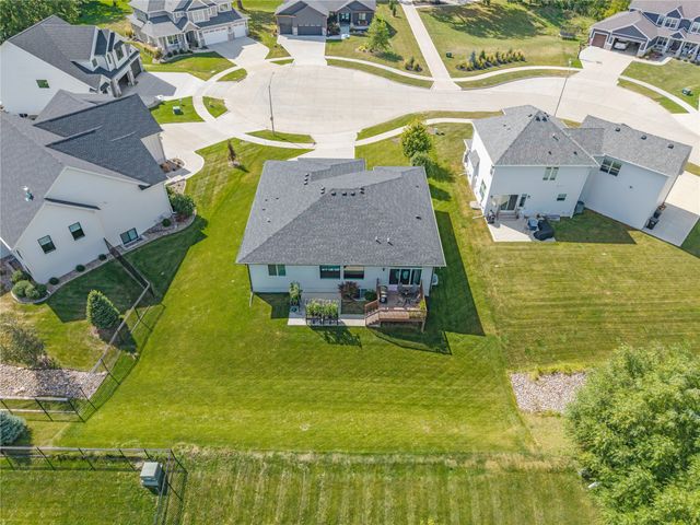 855 NE Bobcat Drive, Waukee, IA 50263