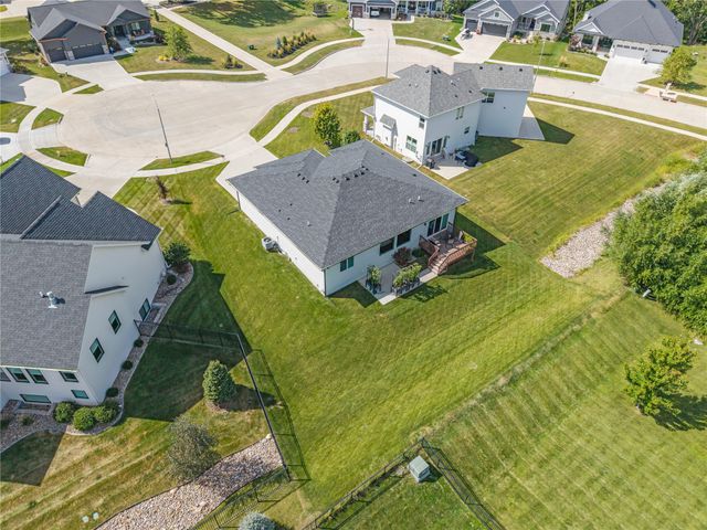 855 NE Bobcat Drive, Waukee, IA 50263