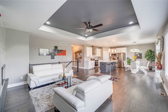 855 NE Bobcat Drive, Waukee, IA 50263