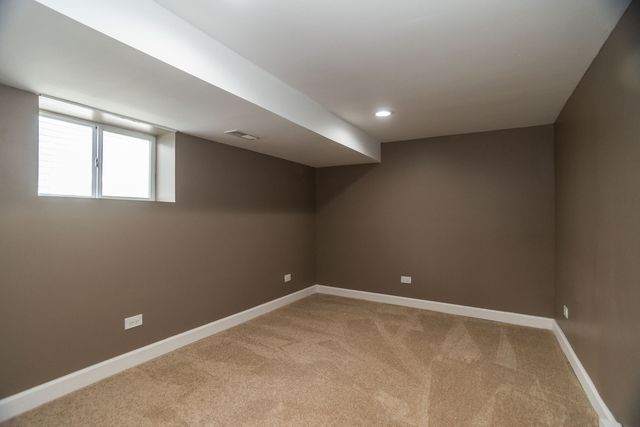 1924 S 17th Avenue, Maywood, IL 60153