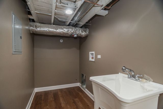 1924 S 17th Avenue, Maywood, IL 60153