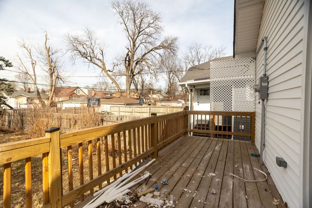 1924 S 17th Avenue, Maywood, IL 60153