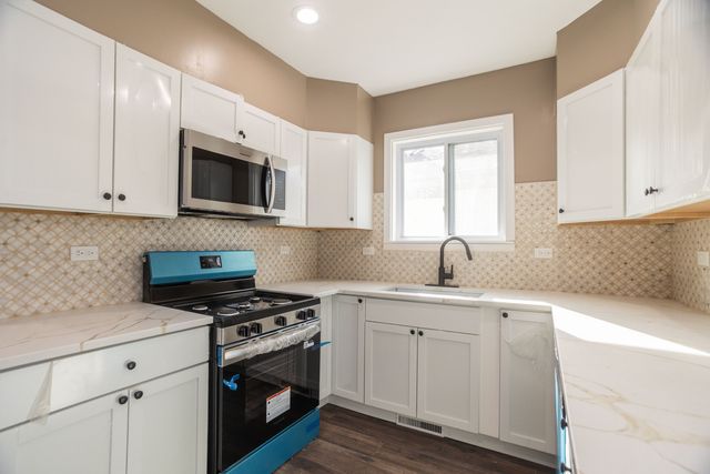 1924 S 17th Avenue, Maywood, IL 60153